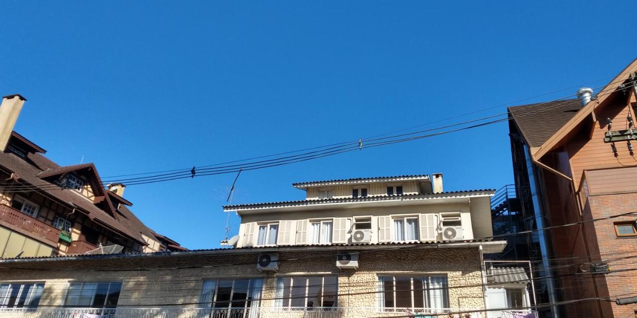Apto com 3 quartos no centro de Gramado Exterior foto