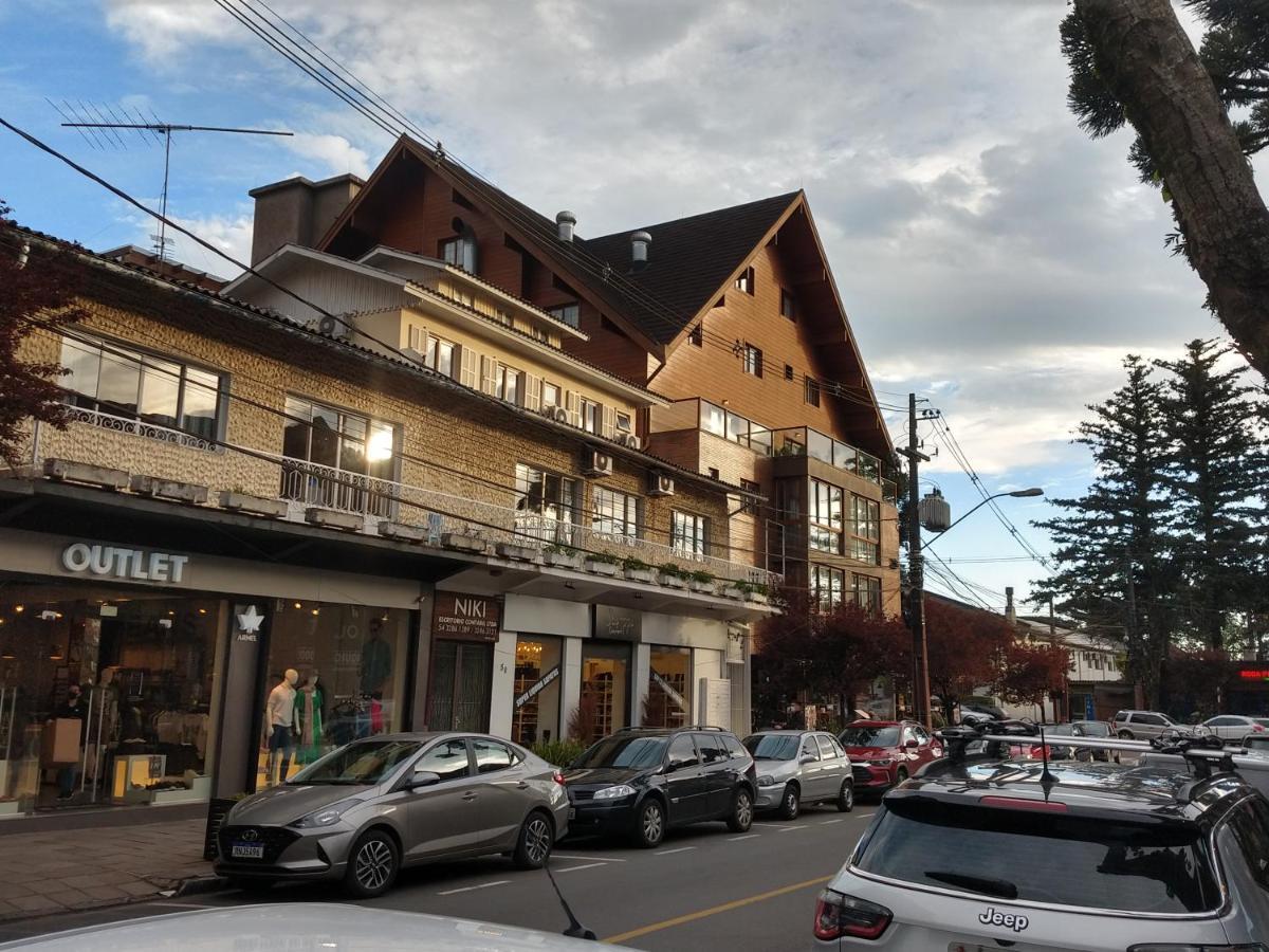 Apto com 3 quartos no centro de Gramado Exterior foto