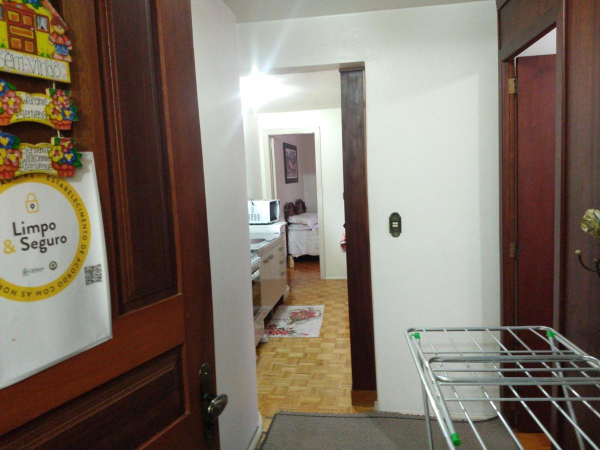 Apto com 3 quartos no centro de Gramado Exterior foto